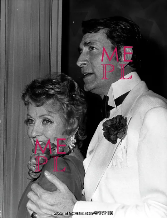 : Danielle Darrieux, Jean Claude Pascal, in film scene, Paris : Danielle Darrieux, Jean Claude Pascal, in film scene, Paris