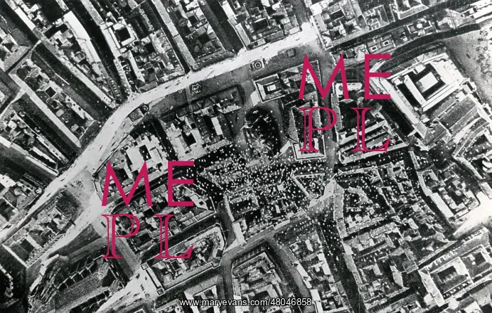 : D'Annunzio's propaganda drop over Vienna, WW1 : D'Annunzio's propaganda drop over Vienna, WW1