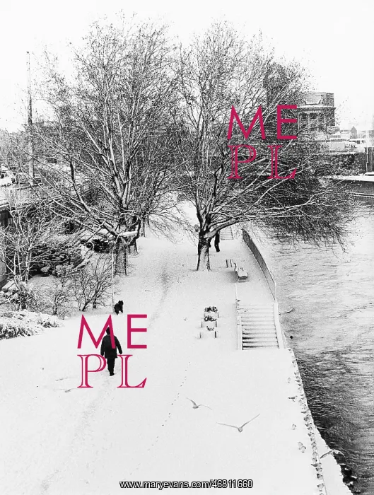 : Danube Canal with Urania in snow : Danube Canal with Urania in snow