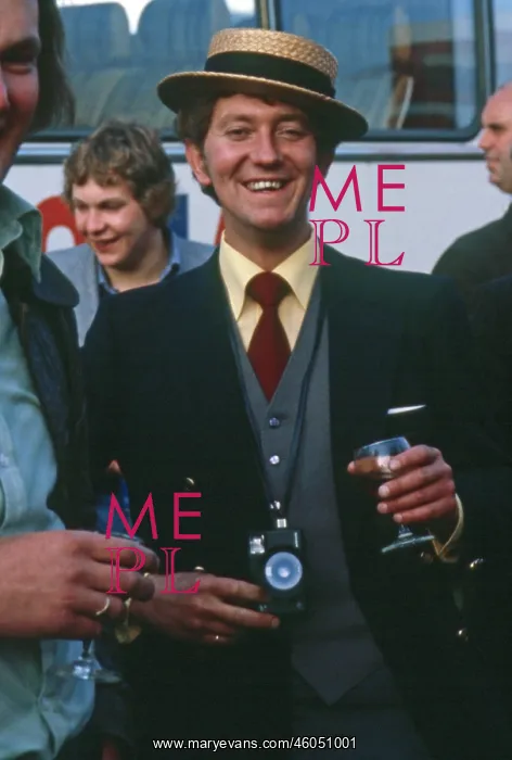 : Dapper Gent on Derby Day : Dapper Gent on Derby Day