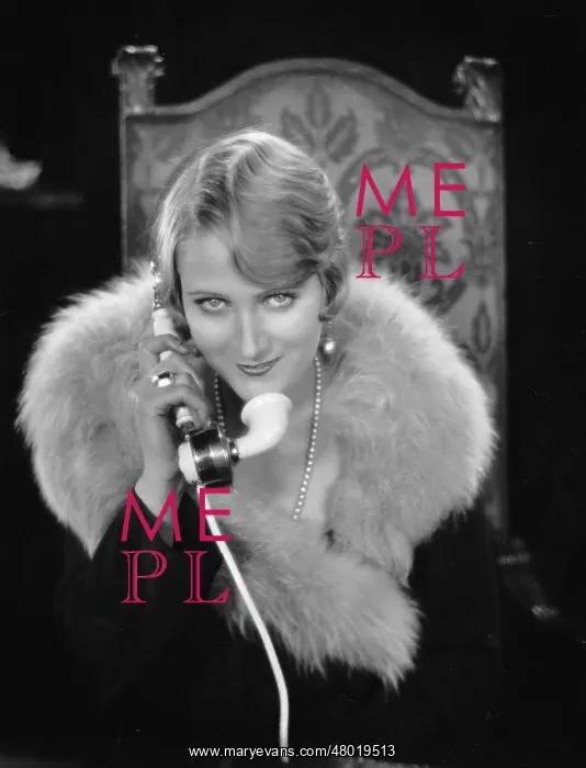 : Dary Holm on the telephone : Dary Holm on the telephone