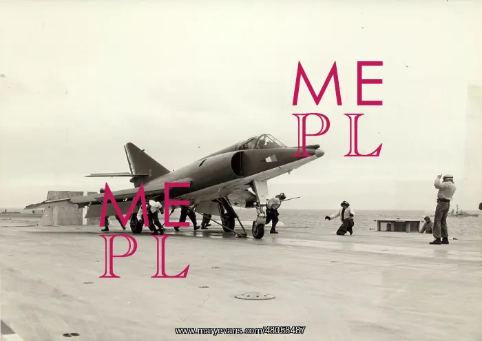 : Dassault Etendard IVM during tests aboard Clemenceau 1960 : Dassault Etendard IVM during tests aboard Clemenceau 1960