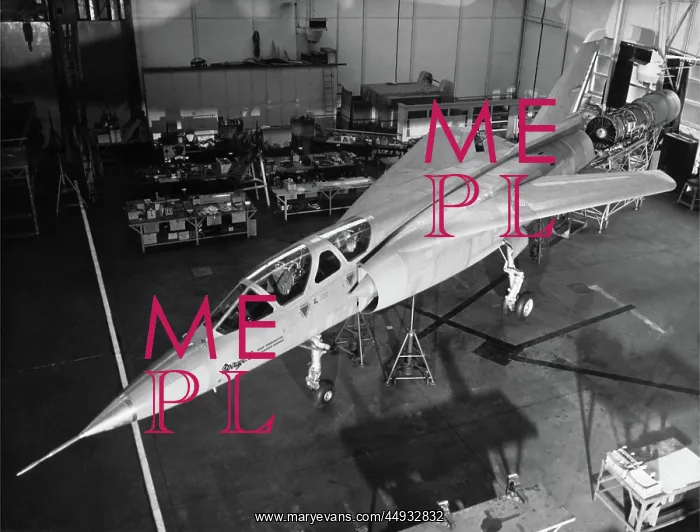 : Dassault Mirage G Swing-Wing Prototype in a Hangar with ? : Dassault Mirage G Swing-Wing Prototype in a Hangar with ?