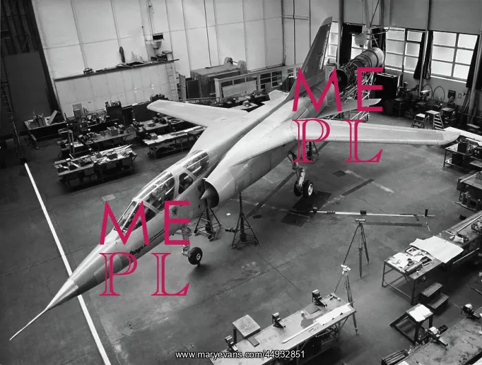 : Dassault Mirage G Swing-Wing Prototype in a Hangar with ? : Dassault Mirage G Swing-Wing Prototype in a Hangar with ?