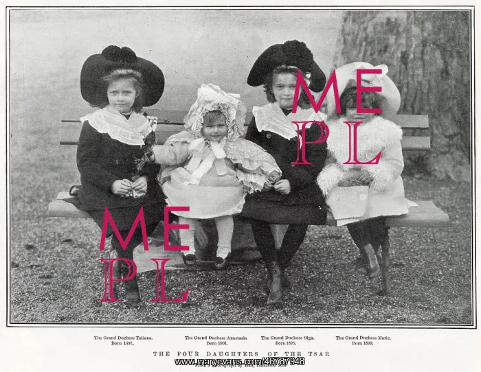 : Four daughters of Tsar Nicolas II : Four daughters of Tsar Nicolas II