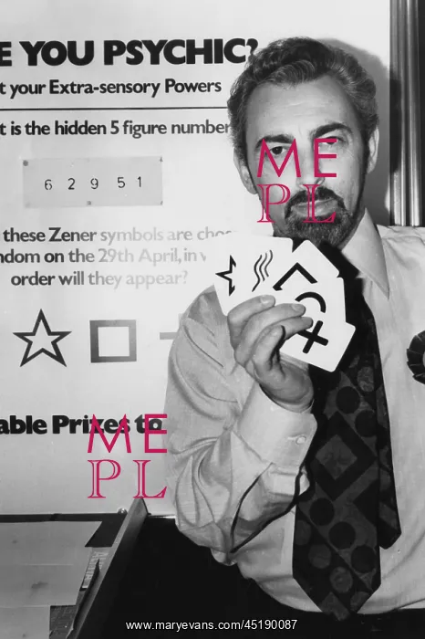 : David Berglas, magician and mentalist : David Berglas, magician and mentalist