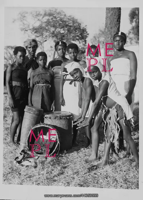 : David Gweshe and his group, Korekore, Unknown, Internatio : David Gweshe and his group, Korekore, Unknown, Internatio
