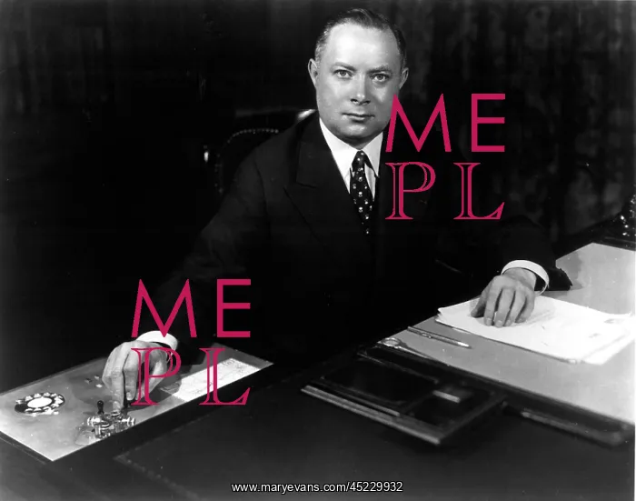 : DAVID SARNOFF, founder of RCA, in his office, ? : DAVID SARNOFF, founder of RCA, in his office, ?