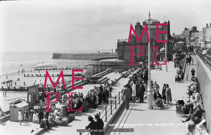 : A Day at the Beach in Bridlington : A Day at the Beach in Bridlington