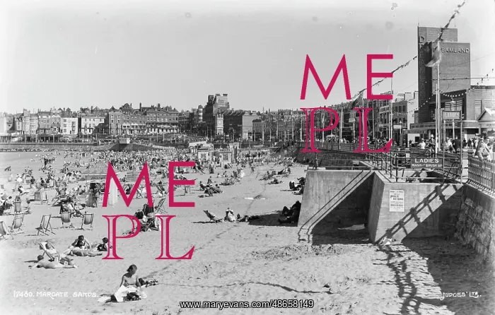 : A Day at Margate Sands : A Day at Margate Sands