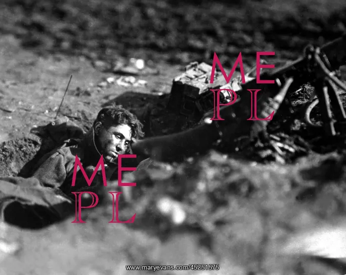 : Dead German machine gunner, killed in the last : Dead German machine gunner, killed in the last