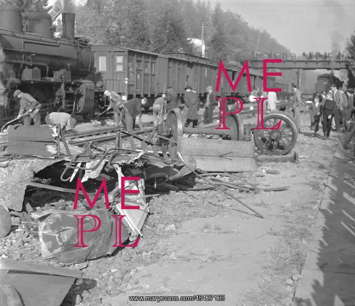 : Deadly train accident : Deadly train accident