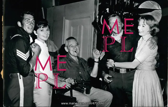 : Dean Martin, Audrey Hepburn, Frank Sinatra, Shirley MacLaine : Dean Martin, Audrey Hepburn, Frank Sinatra, Shirley MacLaine