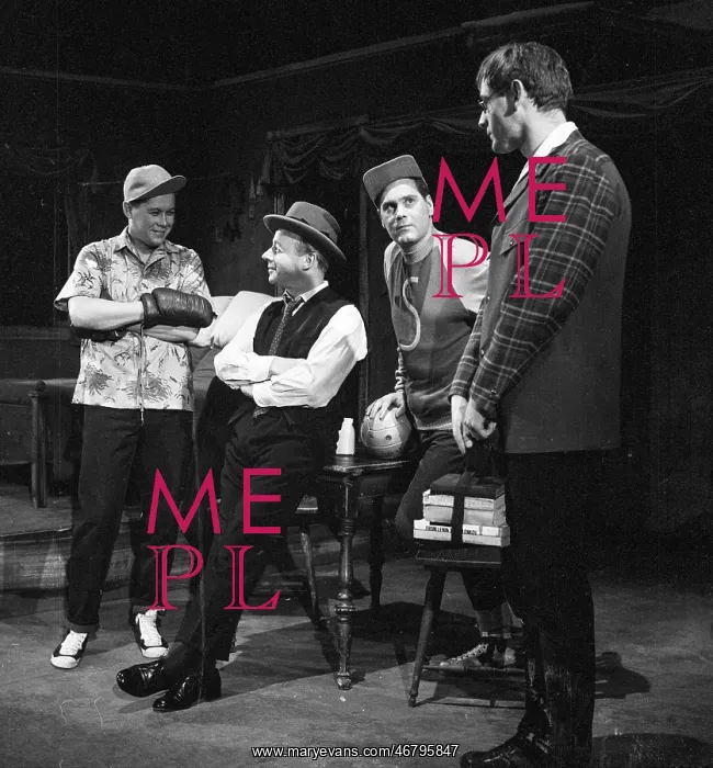 : Death of a salesman : Death of a salesman