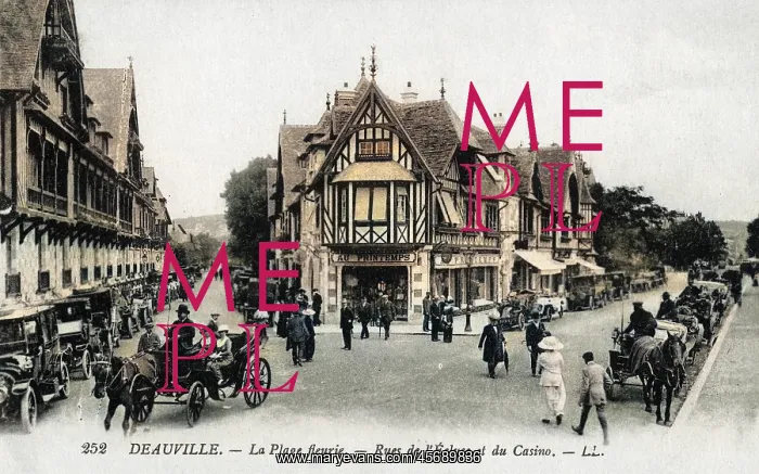 : DEAUVILLE / STREET SCENE : DEAUVILLE / STREET SCENE