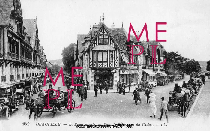 : DEAUVILLE / STREET SCENE : DEAUVILLE / STREET SCENE