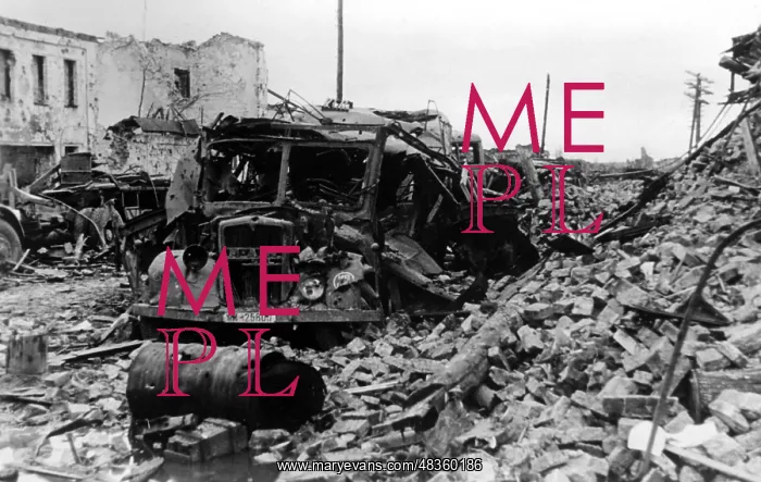 : Debris in the embattled Cholm, 1942 : Debris in the embattled Cholm, 1942