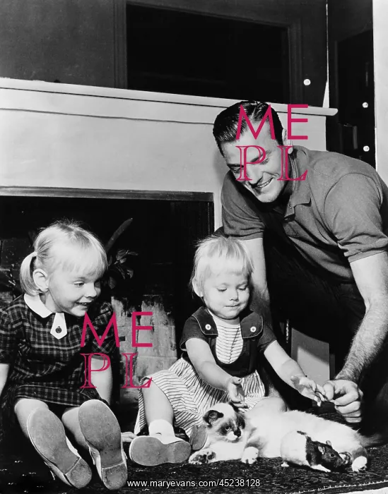  : Decathalon Champion Bob Mathias with children, ?
