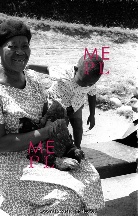 : December 1961 Mrs Luthuli And Grandchild - Ith chickens : December 1961 Mrs Luthuli And Grandchild - Ith chickens