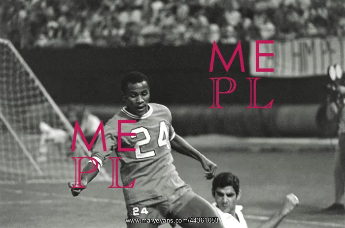 : December 1968 - Kaizer (No. 24) gets possession from : December 1968 - Kaizer (No. 24) gets possession from
