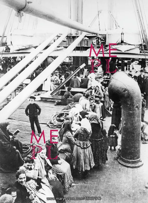 : On deck of the emigrant ship Vaterland, around 1900 : On deck of the emigrant ship Vaterland, around 1900