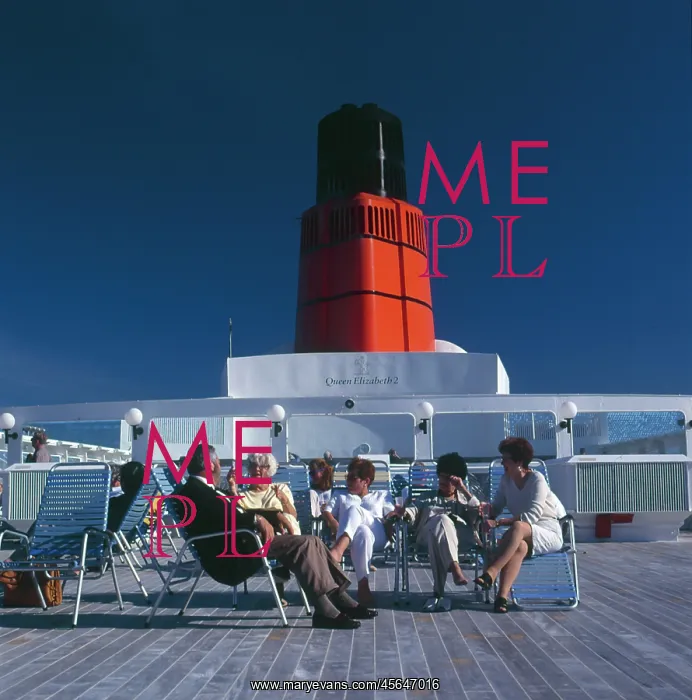 : DECK OF THE QE2 : DECK OF THE QE2