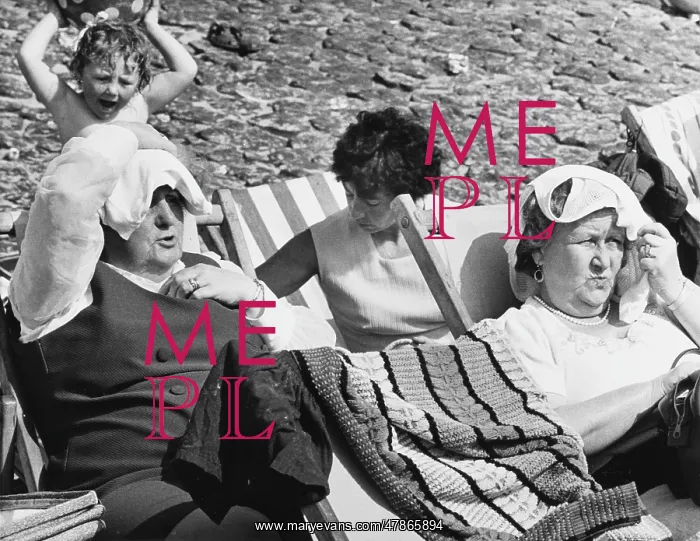 : Deckchair glamour : Deckchair glamour