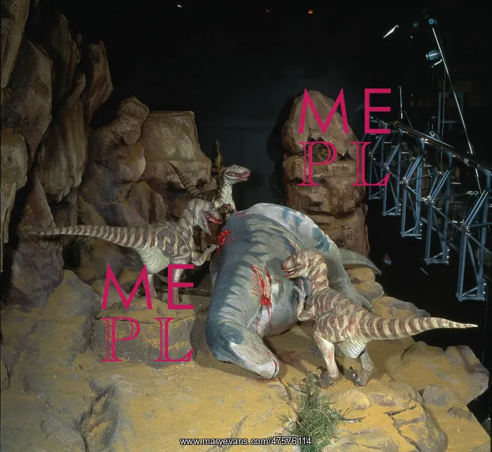 : Deinonychus : Deinonychus