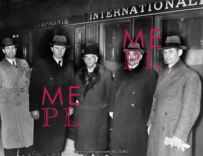 : Delegation for conference in Warsaw, 1938 : Delegation for conference in Warsaw, 1938