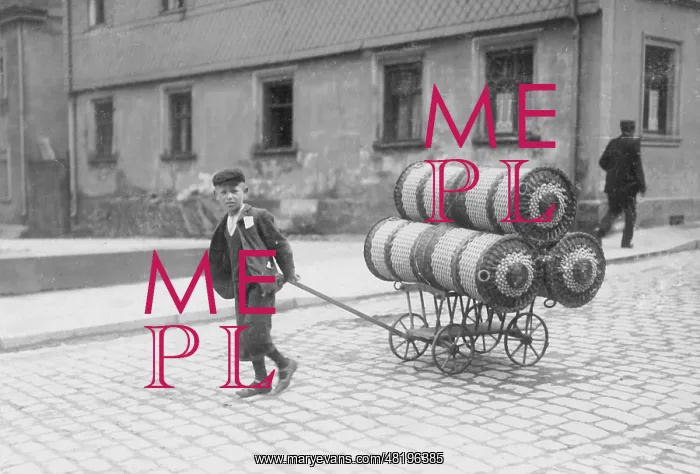 : Delivering baskets in Upper Franconia, 1909 : Delivering baskets in Upper Franconia, 1909