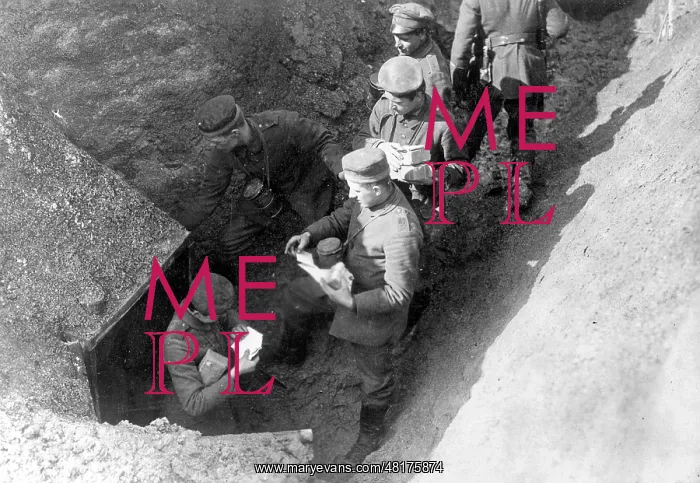 : Delivery of field post by the German army, 1918 : Delivery of field post by the German army, 1918