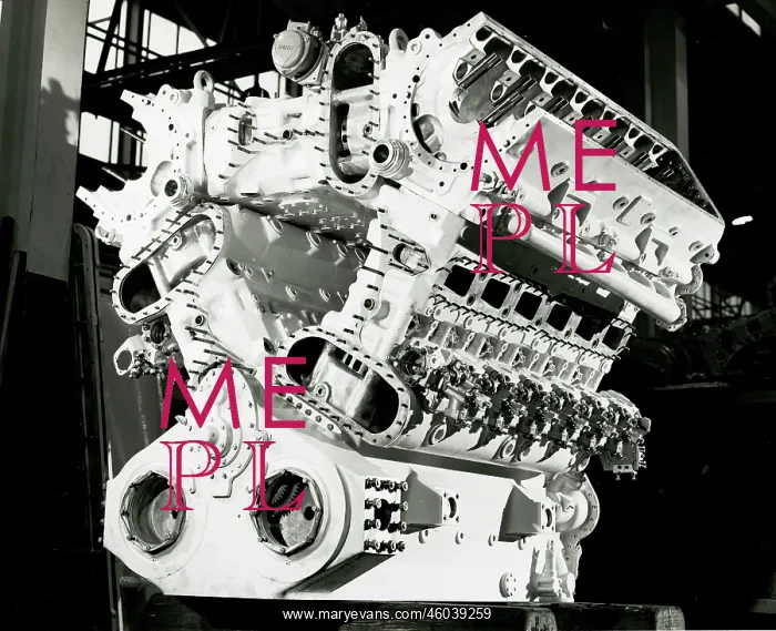  : Deltic D18 engine, triangle