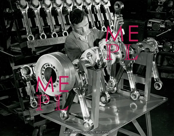  : Deltic engine assembly