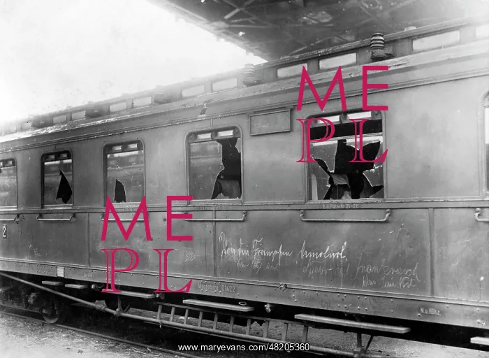 : Demolished train, 1914 : Demolished train, 1914