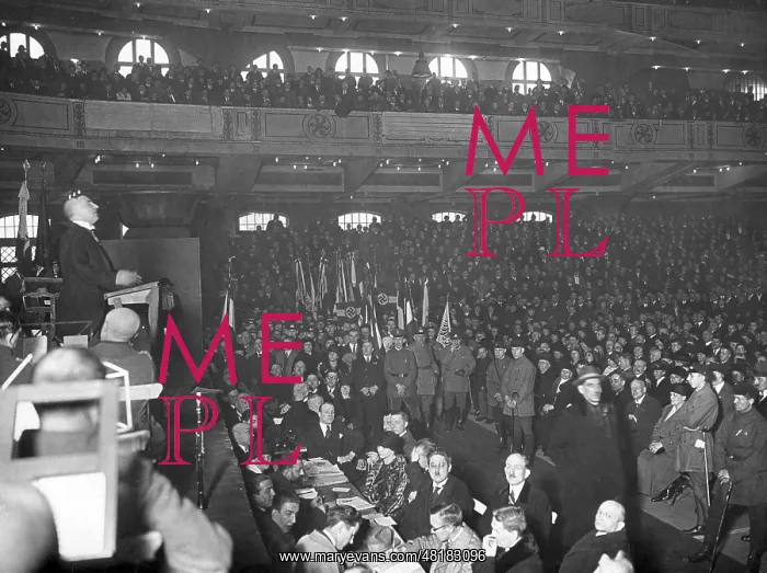 : Demonstration during the 1925 Reich presidential elections : Demonstration during the 1925 Reich presidential elections