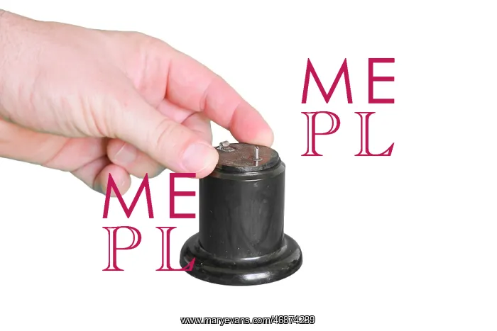 : Demonstration of the bakelite automatic pin dispenser : Demonstration of the bakelite automatic pin dispenser