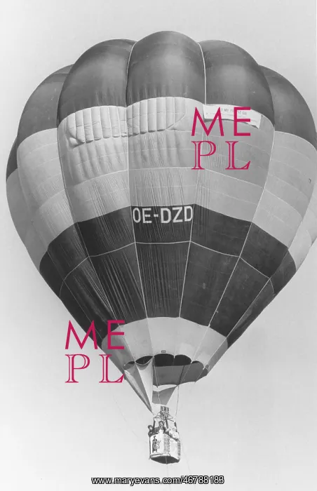 : Demonstration balloon ride by Soviet > Mothers for Peace : Demonstration balloon ride by Soviet > Mothers for Peace