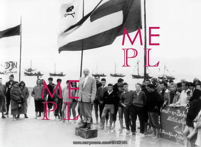 : Demonstration against bomb dropping on Knechtsand : Demonstration against bomb dropping on Knechtsand