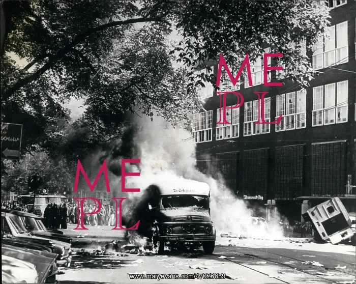: Demonstration by building workers in Amsterdam : Demonstration by building workers in Amsterdam