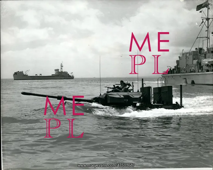 : Demonstration of Centurion tank, Runaground X, Eastney : Demonstration of Centurion tank, Runaground X, Eastney