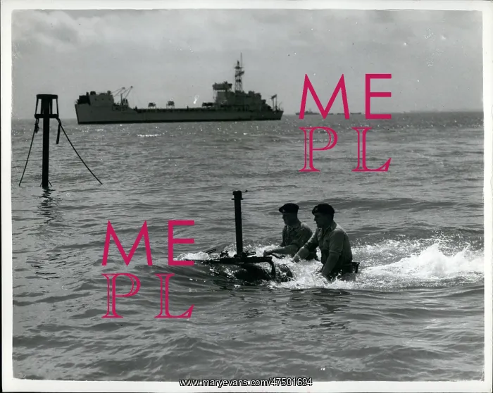 : Demonstration of Centurion tank, Runaground X, Eastney : Demonstration of Centurion tank, Runaground X, Eastney