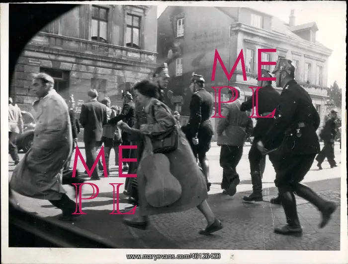 : Demonstration by communist youth organisation in Essen : Demonstration by communist youth organisation in Essen