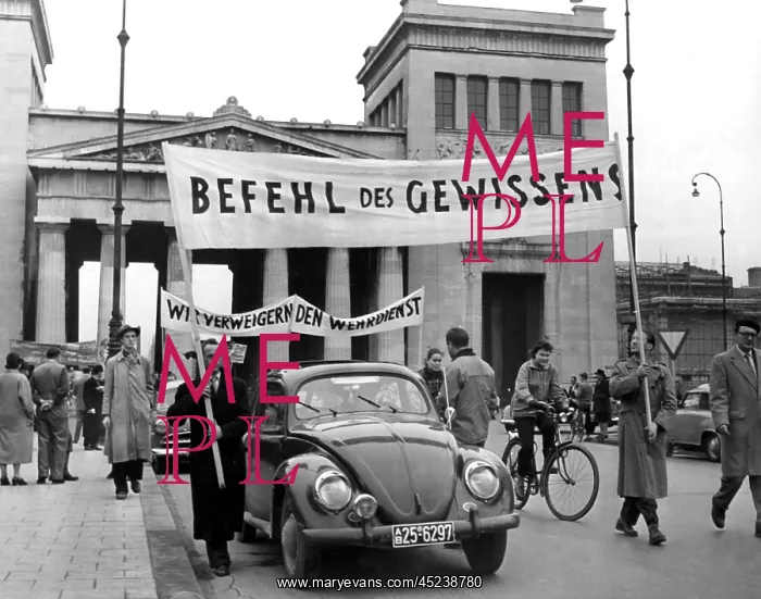  : Demonstration against conscription in Munich
