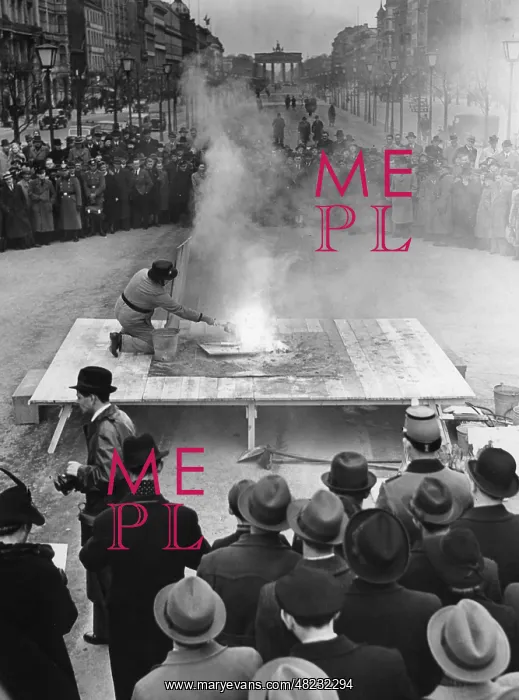 : Demonstration of extinguishing firebombs in Berlin, 1941 : Demonstration of extinguishing firebombs in Berlin, 1941