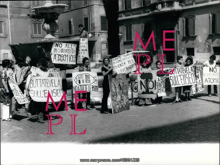 : Demonstration against French atomic bomb tests, Rome : Demonstration against French atomic bomb tests, Rome