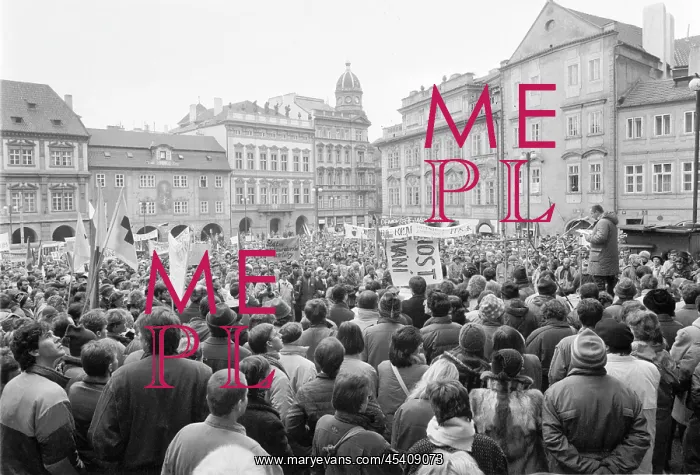 : Demonstration - general strike - Malostranske : Demonstration - general strike - Malostranske