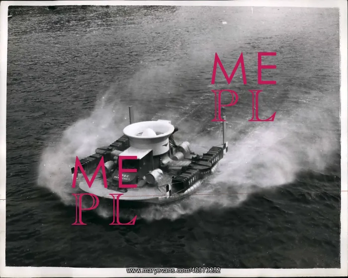 : Demonstration of Hovercraft on River Thames, London : Demonstration of Hovercraft on River Thames, London