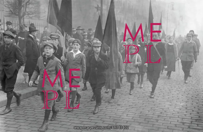 : Demonstration of the KPD Youth organization, 1925 : Demonstration of the KPD Youth organization, 1925