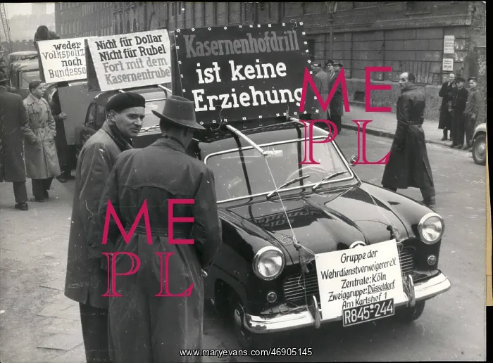 : Demonstration against military service, Dusseldorf : Demonstration against military service, Dusseldorf