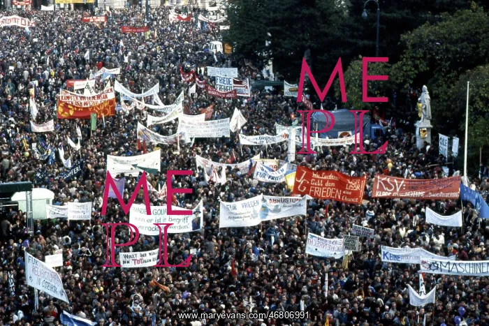  : Demonstration for peace in Vienna